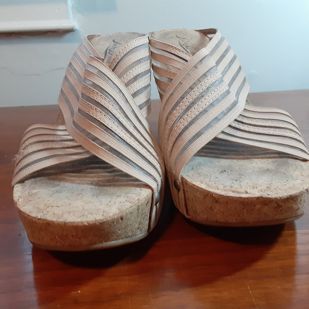 LUCKY BRAND MILLER Beige Criss Cross Strap Cork Wedge Slide Sandals - Picture 6 of 13